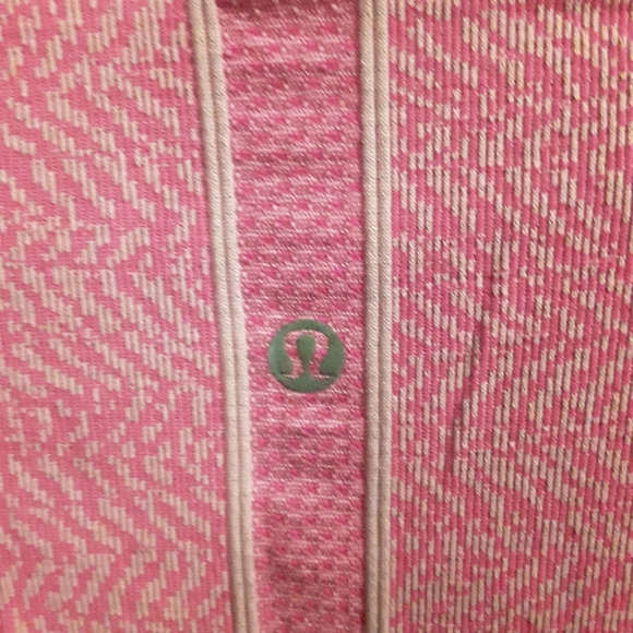 LuLu Lemon long sleeve - Picture 3 of 3